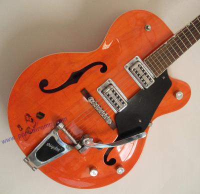 Dcalcomanie sur guitare orange
