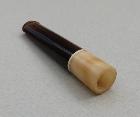 Fume cigarette vintage en corne