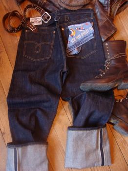 denim_2008_1_paradiramatype1_jeans.jpg
