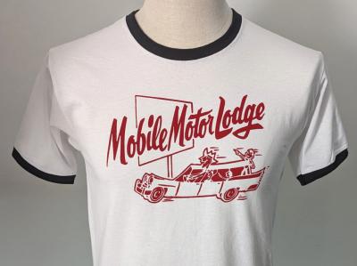 T-shirt Mobile Motor Lodge - blanc et noir - dessin rouge
