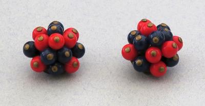 Boucles d'oreille clip vintage des années 50/60 - Perles rouges et bleues