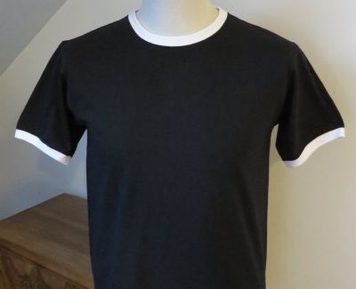 T-shirt rétro bicolore noir et blanc