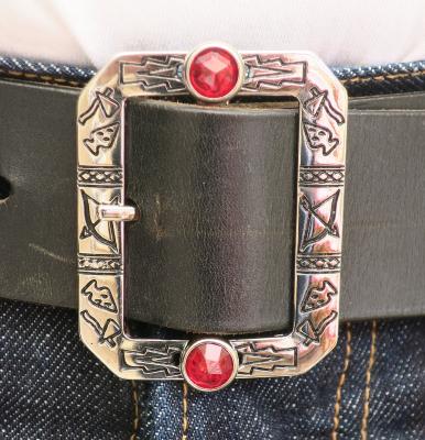 Boucle pour ceinture avec perles et clous - Perles rouges - Dessin incrusté noir
