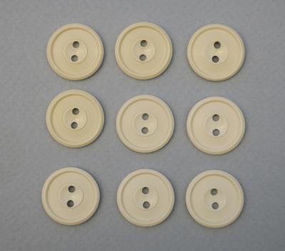 Lot de 9 boutons vintage - blanc cassé - 2,1 cm